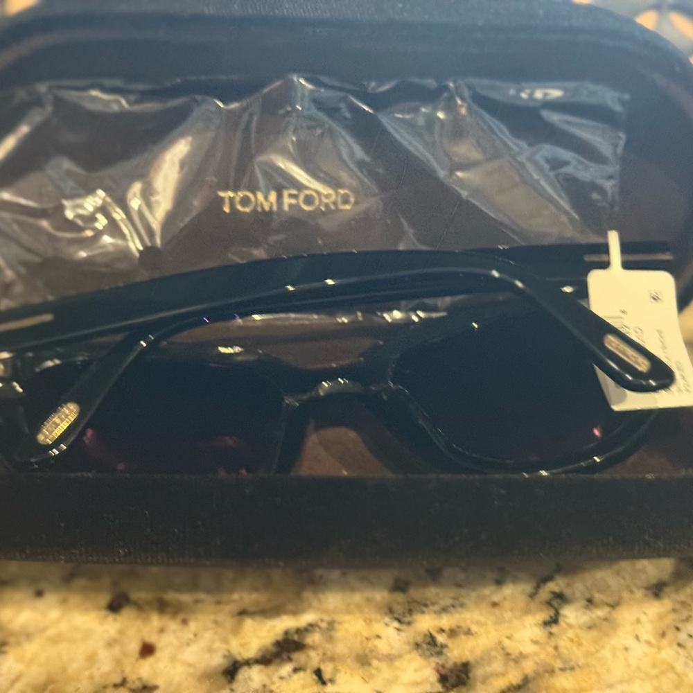 Tom Ford IZZI Sunglasses - Picture 11 of 14